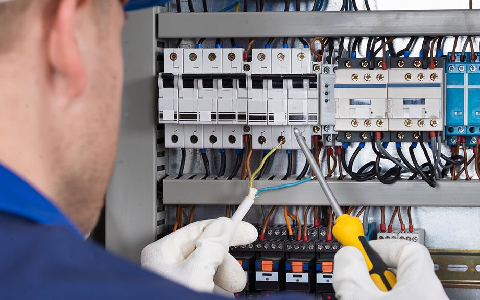 taux horaire électricien Le Vésinet