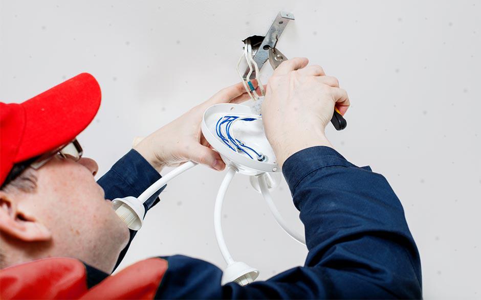 je recherche un électricien Paris 16